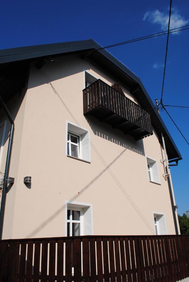 Corner House Apartments Near Lake Bled Радовлица Экстерьер фото