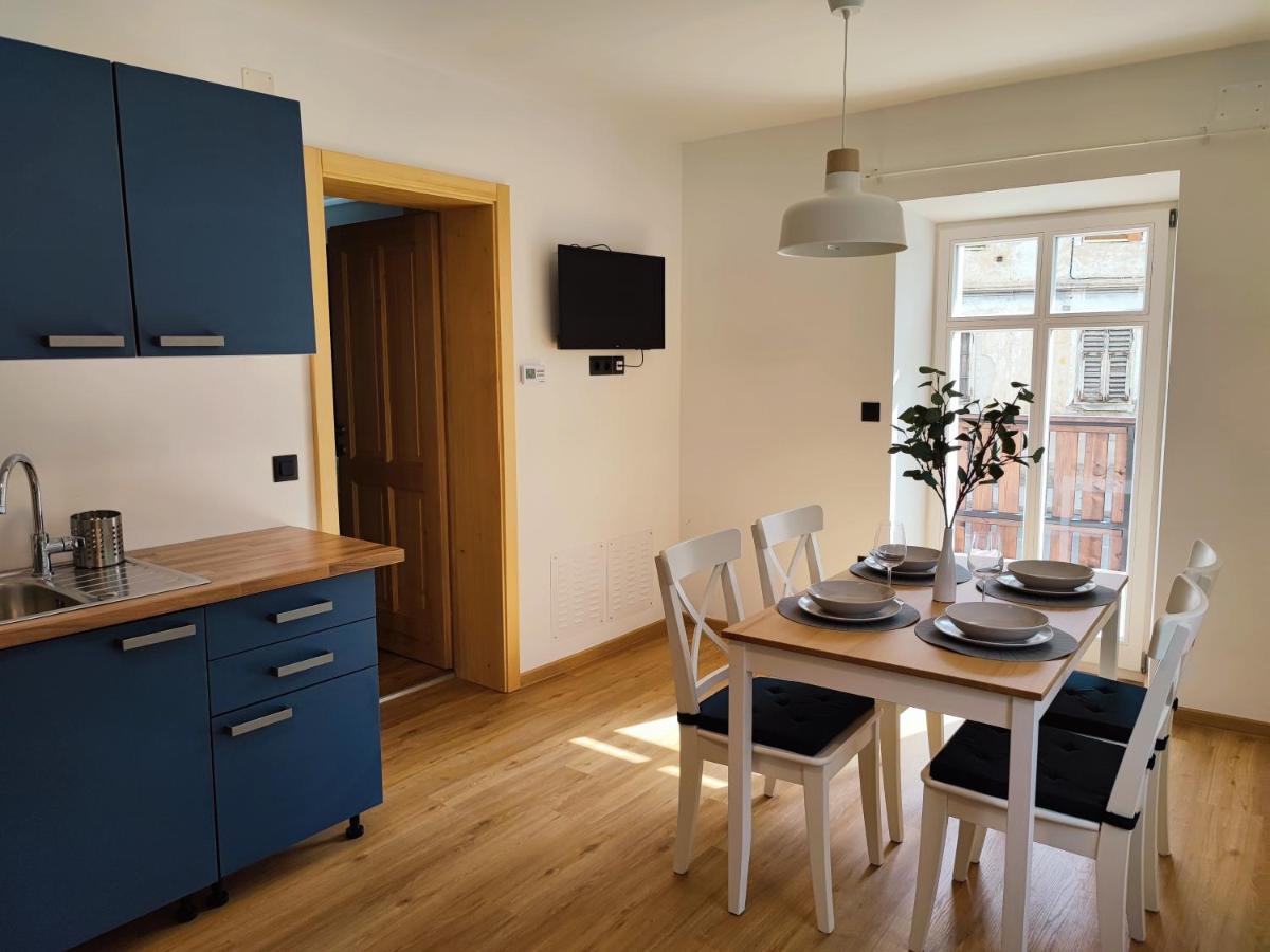 Corner House Apartments Near Lake Bled Радовлица Экстерьер фото