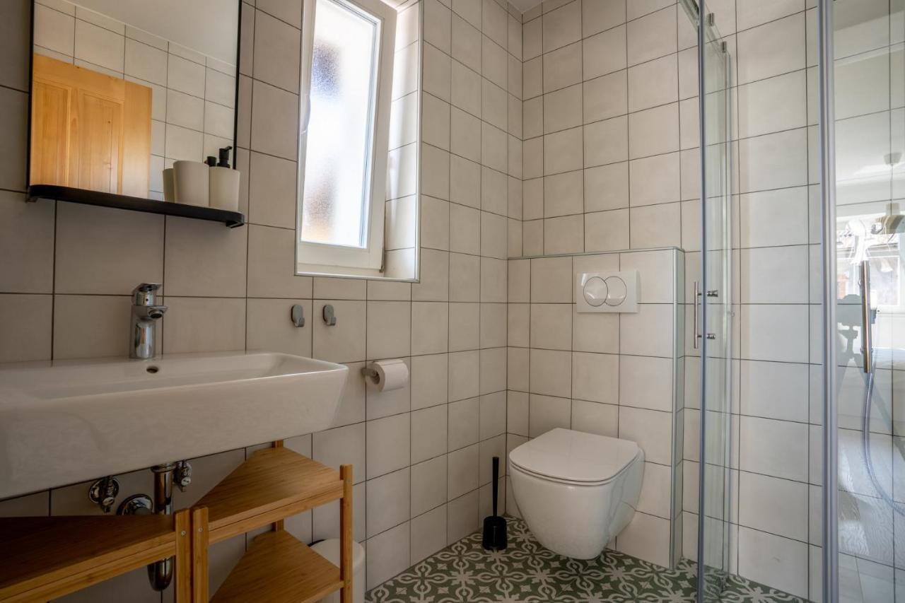 Corner House Apartments Near Lake Bled Радовлица Экстерьер фото