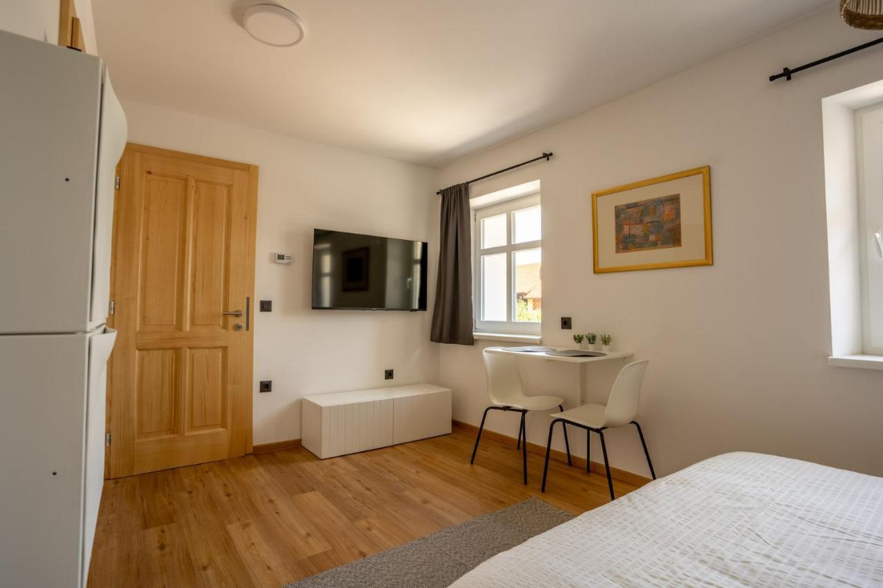 Corner House Apartments Near Lake Bled Радовлица Экстерьер фото