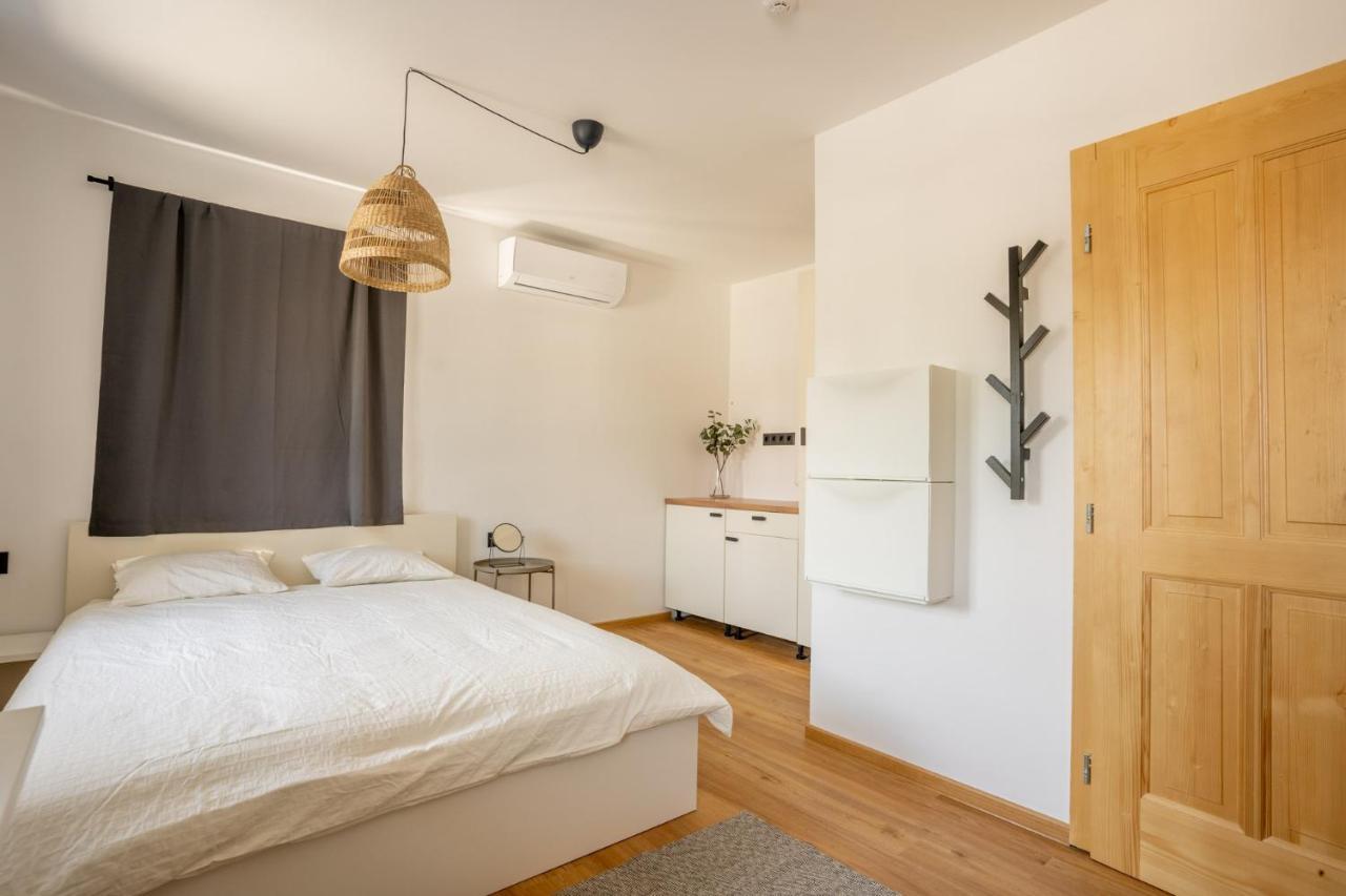 Corner House Apartments Near Lake Bled Радовлица Экстерьер фото