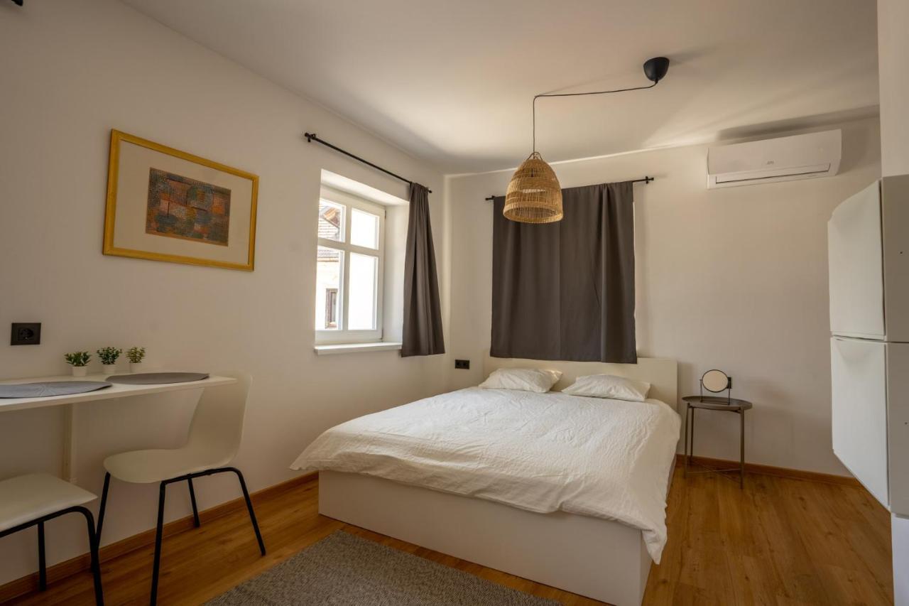 Corner House Apartments Near Lake Bled Радовлица Экстерьер фото