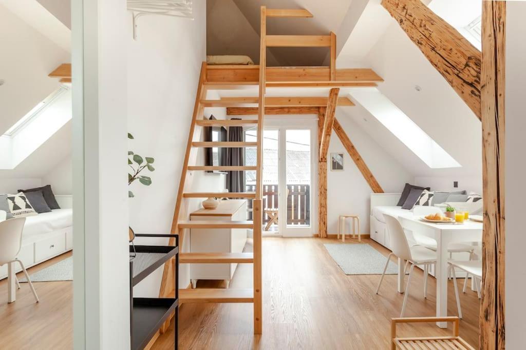 Corner House Apartments Near Lake Bled Радовлица Экстерьер фото